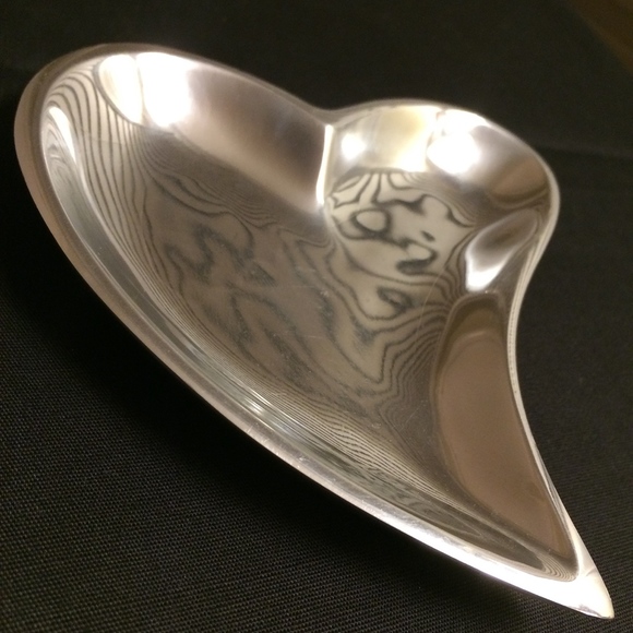 Lunares Heart Dishes in Cast Aluminum - Picture 4 of 7